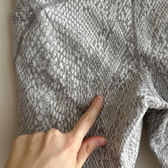 All In Motion Women's Snake Print Jacquard Leggings, Size Medium - Picture 16 of 16